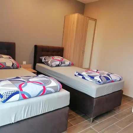 Goscinne Azaliowa 34 3*